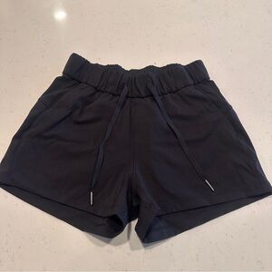 Lululemon On the Fly Relaxed-Fit High Rise Short Size 2 NWOT